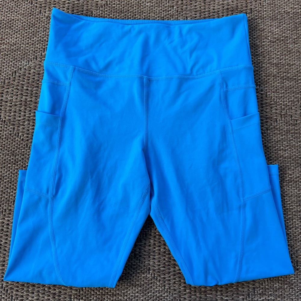 ZYIA - NWOT Size 12  ocean blue Light ‘n Tight crop leggings